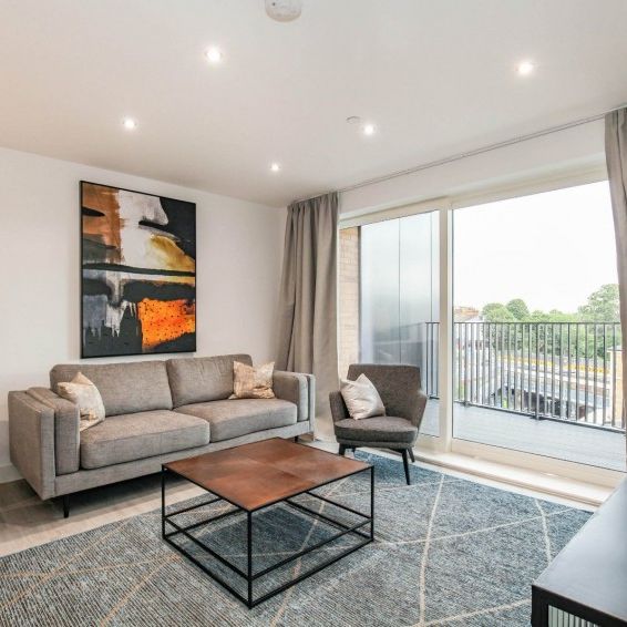 Kew Bridge Road, Brentford,TW8 - Photo 1