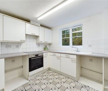 Gould Close, Newbury, Berkshire, RG14 - Photo 2