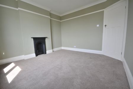 183 Chesterfield Road, Matlock, Derbyshire, DE4 3GA - Photo 3