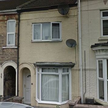 3 bedroom mid-terrace to rent St Johns Terrace - Photo 2