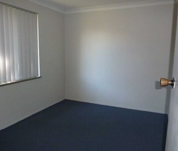 Well-located Two-bedroom Villa with Garage - Photo 3