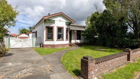 3 Bedrooms in West End - Photo 5