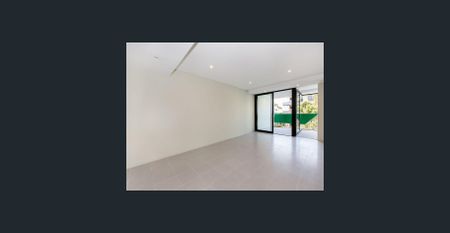 Deluxe North-East Facing One Bedroom Residence Footsteps To The Beach - Photo 2