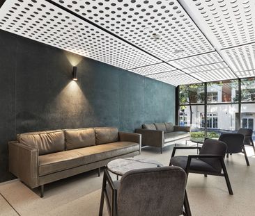 Inner-city style in the vibrant Central Park precinct - Photo 6