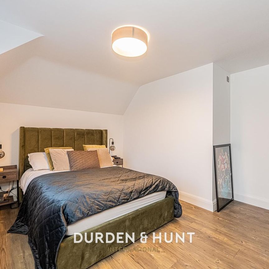 Auction Square, Market Place, Abridge - Photo 1