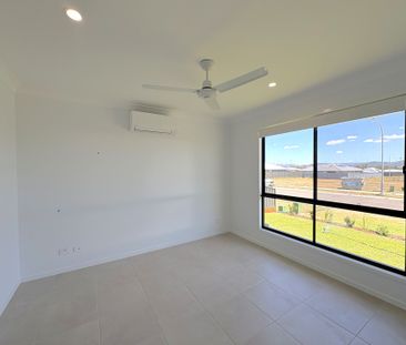 Modern Family Home in Lochinvar - Photo 2