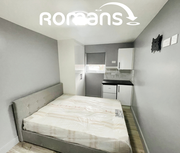 1 bedroom in a house share to rent - Photo 2