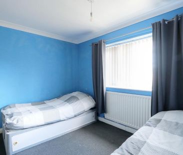 2 bedroom end of terrace house to rent - Photo 4