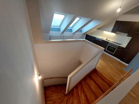 !!!! RESERVIERT !!!! TOP ausgestattete Maisonettewohnung mit Terrasse im Herzen von Wiener Neustadt - Photo 3