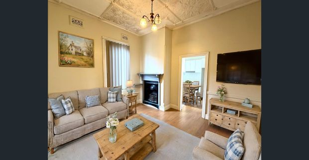 Charming Family Home in Wiley Park!! - Photo 1