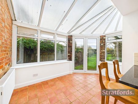 4 bedroom detached house to rent - Photo 3