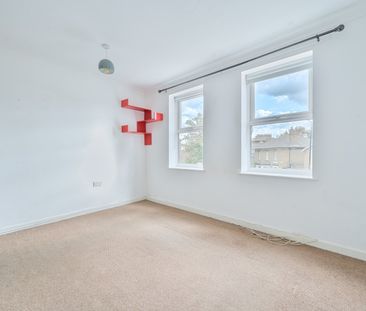 Flat to rent - Dairy Farm Place, London, SE15 - Photo 4