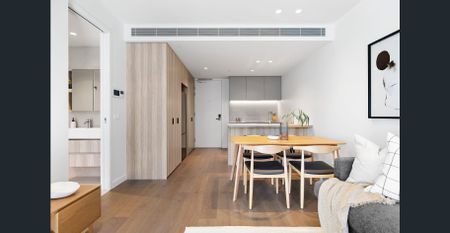 AUSTRALIAN LUXURY THAT FEELS LIKE HOME! - Photo 4