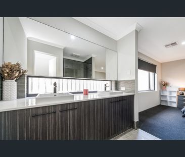 12 Chevalier Way, Alkimos, WA 6038 - Photo 4