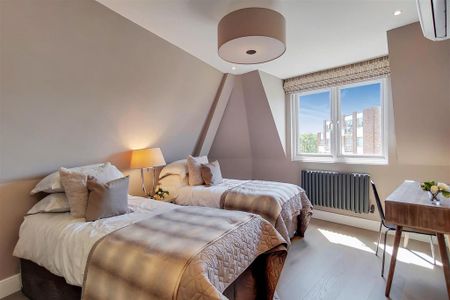 3 bedroom flat to rent - Photo 3