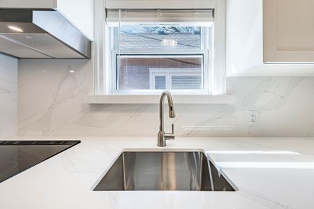 For Lease - 24 Seventh Street, Toronto, Ontario - Photo 3