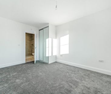 4 bedroom detached house to rent - Photo 5