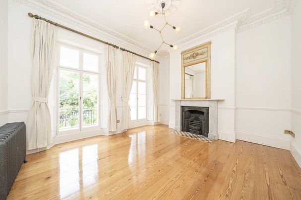 St. Peters Square, Hammersmith, W6 - Photo 1