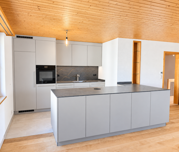 Grosszügige, teilsanierte Maisonette-Wohnung mit Sonnenterrasse an ... - Photo 1
