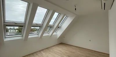 114 m² Dachgeschosswohnung mit 2 Balkonen und Terrasse in 1210 Wien - Photo 2
