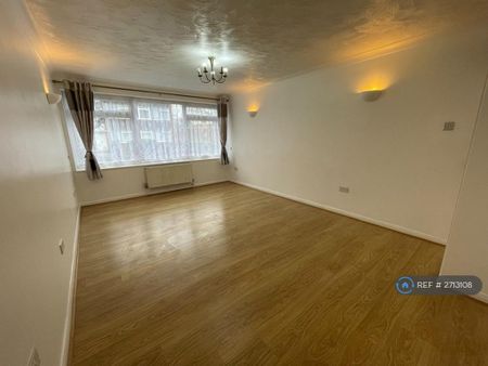 2 bedroom flat to rent - Photo 5