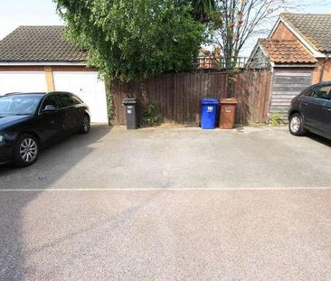 Swallow Close, Chafford Hundred, RM16 - Photo 4