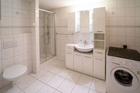 Charmante 2-Zimmer-Wohnung in historischem Gebäude in Murten - Photo 5