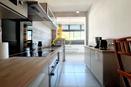 Location Appartement 2 pièces 67m² ST DENIS 97400 - Photo 5