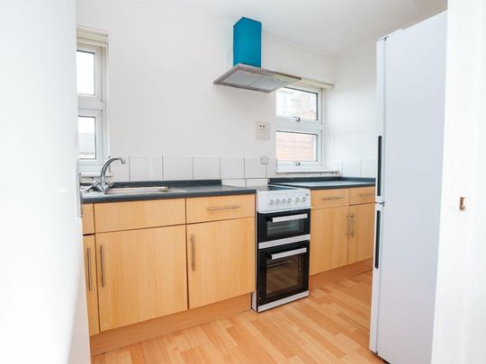 2 bedroom flat to rent - Photo 1