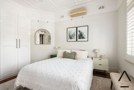 Tastefully Renovated, Stylish And Sun-Kissed, Executive Style Three Bedroom Semi-Detached Family Home In A Central Location - Photo 2