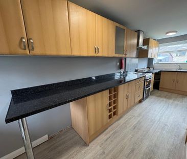 2 bedroom terraced house to rent - Photo 2