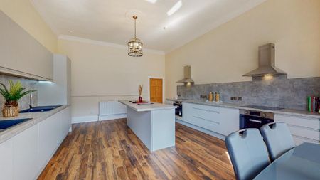 7 bedroom flat to rent - Photo 3