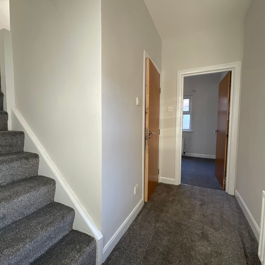 Apt 2, 10 Cliftonville Avenue, Apartment 2, Belfast, BT14 6BX - Photo 1