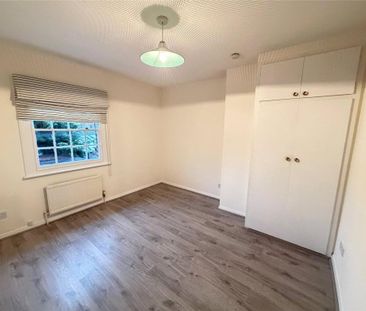 2 bedroom semi-detached house to rent - Photo 3