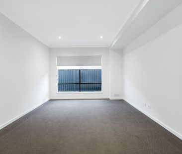 Executive living in the heart of Griffin! - Photo 1