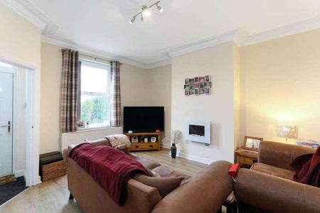 Intake Lane, Birstall, WF17 - Photo 2