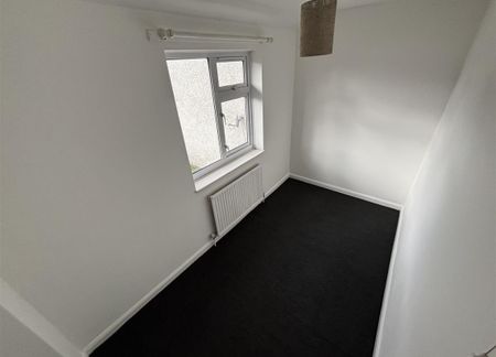 St James Lane, Willenhall, Coventry - Photo 2