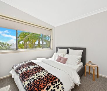 PET FRIENDLY TWO LEVEL - 1 BEDROOM PREMISES - Photo 6