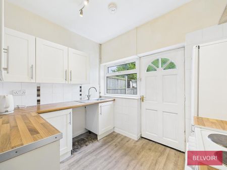 2 bedroom semi-detached house to rent - Photo 2