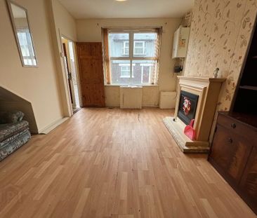 37 Colinview St, Belfast, BT12 7EN - Photo 1