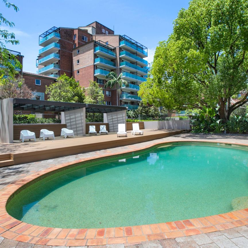 Modern 2 Bedroom Apartment - Photo 1