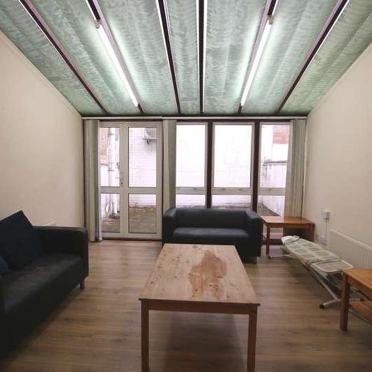 High Road, London, NW10 - Photo 1