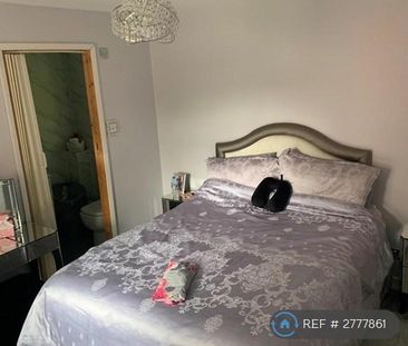 3 bedroom end of terrace house to rent - Photo 4