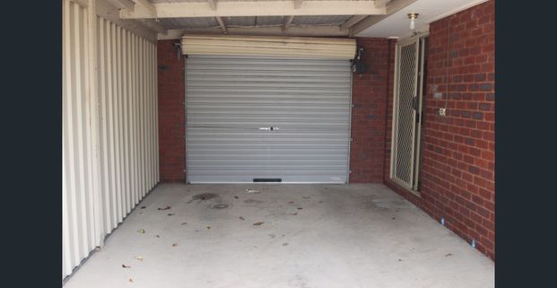 3-bedroom unit in a quiet cul-de-sac - Photo 1