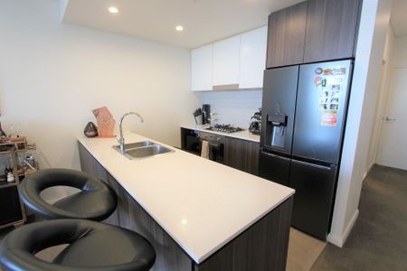 As New 1 Bedroom Apartment in Great Location&excl;&excl;&excl; - Photo 3