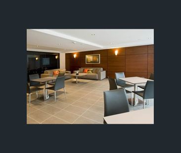 Furnished 2 bedroom 2 bathroom 2 car bay apartment available - Photo 1