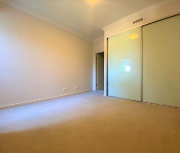 MODERN TWO-BEDROOM APARTMENT IN THE HEART OF CAMPBELLTOWN - Photo 2