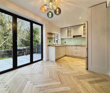 2 bedroom semi-detached house to rent - Photo 6