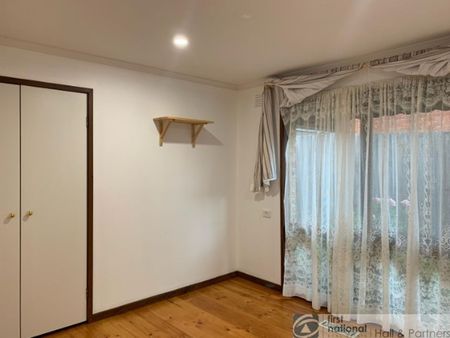 6 Nyora Close, Endeavour Hills - Photo 3