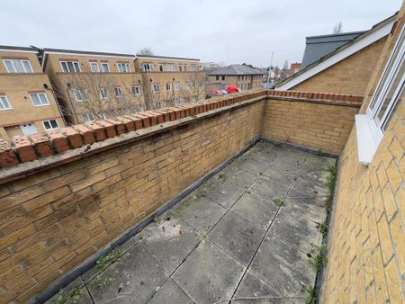 3 bedroom semi-detached house to rent - Photo 3